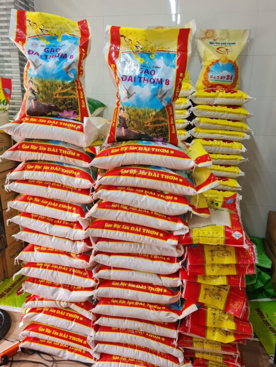 Gạo Ngọc chuyên cung cấp sỉ và lẻ các loại gạo, tấm, nếp, tạp hóa…