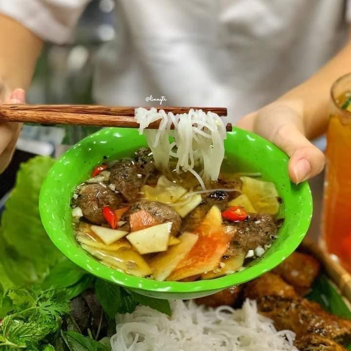 BÚN CHẢ HÀ NỘI VỪA THỔI VỪA ĂN SIÊU NGON