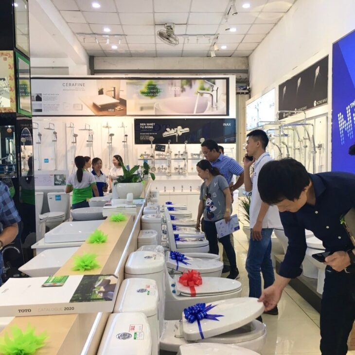 Showroom HƯNG PHÚ – Thế giới nội thất phòng tắm