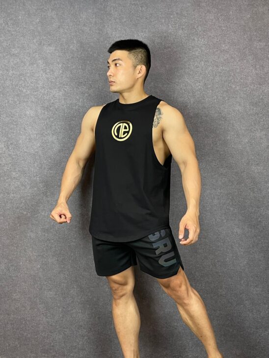 Cửa hàng quần áo thể thao GYM với nhiều mẫu mã đa dạng