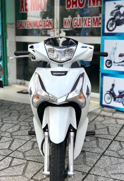 Future FI 2022, màu Trắng ngọc trai cực đẹp, xe FI phun xăng điện tử cực kỳ tiết kiệm xăng