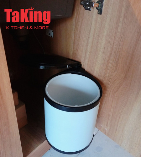 Thùng rác gắn cánh TaKing