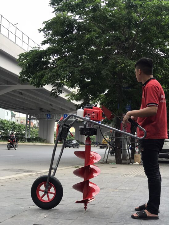 Máy khoan đất trồng cây chạy xăng chính hãng