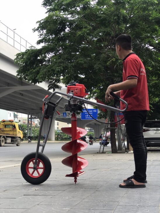 Máy khoan đất trồng cây chạy xăng chính hãng
