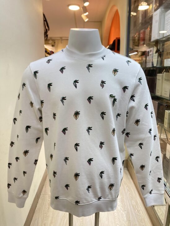 Sweater chính hãng lung linh tại Shop