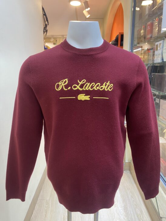 Sweater chính hãng lung linh tại Shop