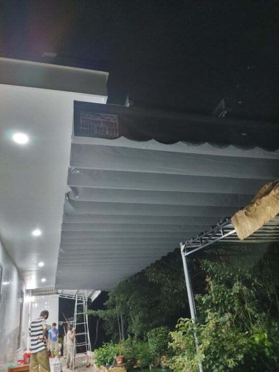 Khảo sát, tư vấn báo giá lắp đặt mái hiên mái bạt xếp.