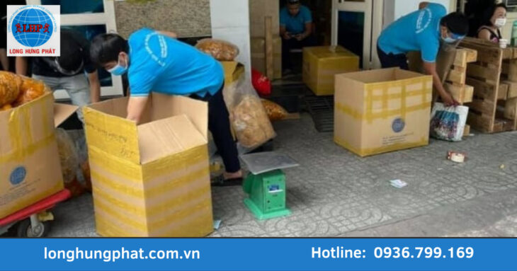 Long Hưng Phát gửi bao lì xì, áo dài, lịch Tết đi Úc mất bao lâu ?