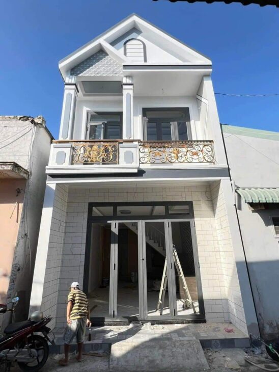 NHÀ MẶT TIỀN HẺM 3-4 GẦN TRƯỜNG ĐH Y DƯỢC CẦN THƠ