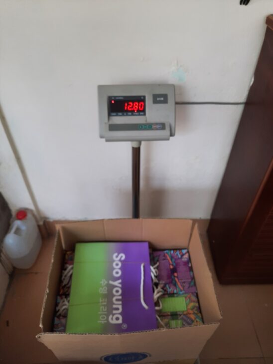 Gửi mỹ phẩm kem dưỡng da đi Pháp nhanh chóng tại Long Hưng Phát