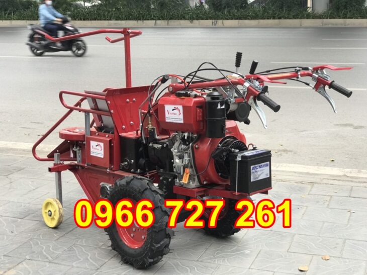 Máy thu hoạch ngô, máy thu hoạch bắp đa năng chạy dầu đề điện Kawasaki KW120D