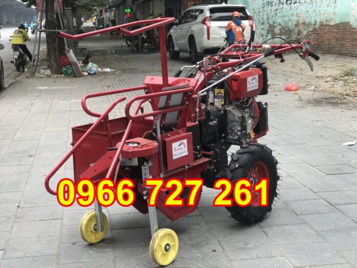 Máy thu hoạch ngô, máy thu hoạch bắp đa năng chạy dầu đề điện Kawasaki KW120D
