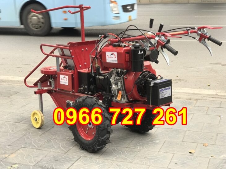 Máy thu hoạch ngô, máy thu hoạch bắp đa năng chạy dầu đề điện Kawasaki KW120D