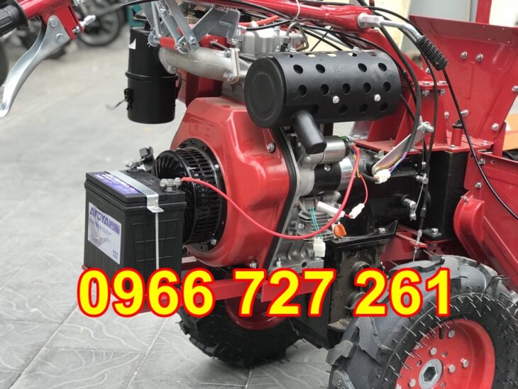 Máy thu hoạch ngô, máy thu hoạch bắp đa năng chạy dầu đề điện Kawasaki KW120D
