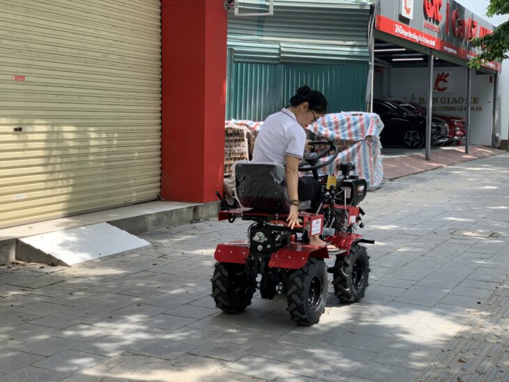 Máy xới đất chạy dầu 13Hp ngồi lái Turbo TBD1300