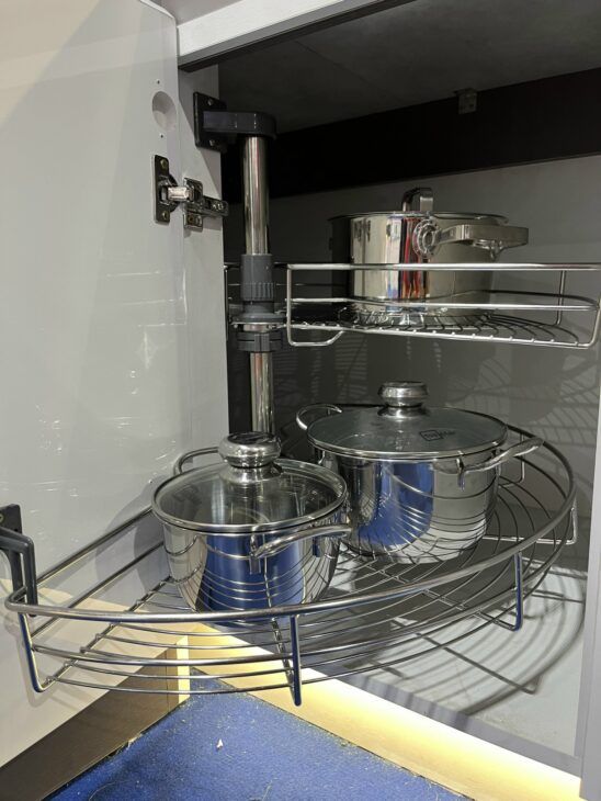 Mâm xoay góc 180 độ cao cấp, hiện đại, thẩm mỹ TaKing