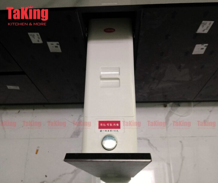 Thùng gạo gắn cánh ABS an toàn TaKing