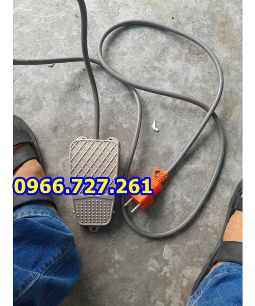 Máy Bổ Đôi Trái Dừa Tự Động Chạy Điện Turbo TBD475