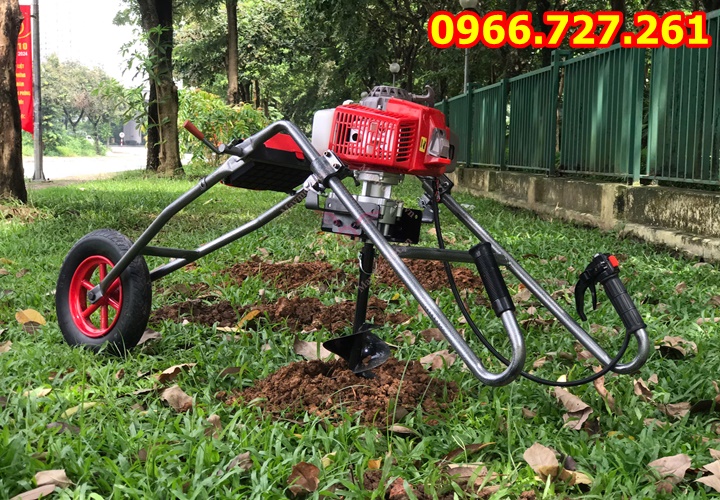 Máy khoan lô đất trồng cây có bánh xe di chuyển đẩy tay chạy xăng