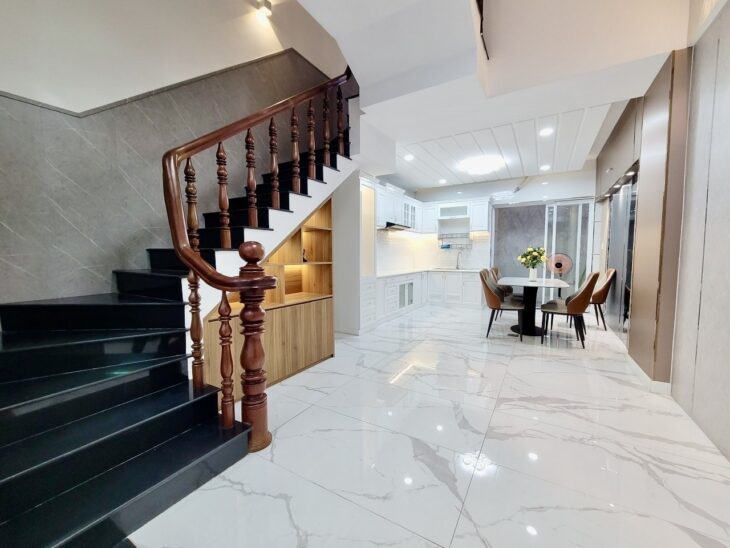 Bán nhà Lý Thái Tổ,Quận 10 HXH (4.9×10.) 3 tầng chỉ 6.7 tỷ.