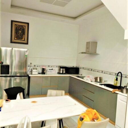 Bán nhà mặt tiền hẻm Nguyễn Kim Quận 10, 4.7×11 4PN chỉ 7.6 tỷ.