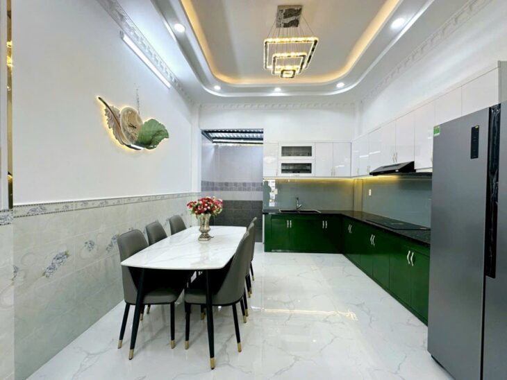 Bán nhà đường Lê Hồng Phong Quận 10.Hẻm xe hơi (3.9×15,2) 3 tầng BTCT chỉ 8.4 tỷ.