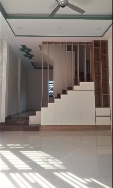 Nhà mặt tiền đường xe tải đậu cửa, Huỳnh Tấn Phát, Thị Trấn Nhà Bè, 4.8×11, 3 tầng kiên cố, chỉ