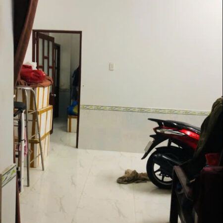 Nhà ngang khủng 8.7m, cách 1 căn ra mặt tiền đường Huỳnh Tấn Phát, Nhà Bè, 76m2, 2 tầng, sổ riêng,