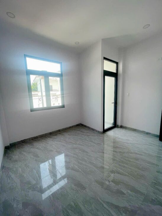 NHÀ MỚI TTTP 2 TẦNG HẺM THÔNG ĐƯỜNG LÊ HỒNG PHONG