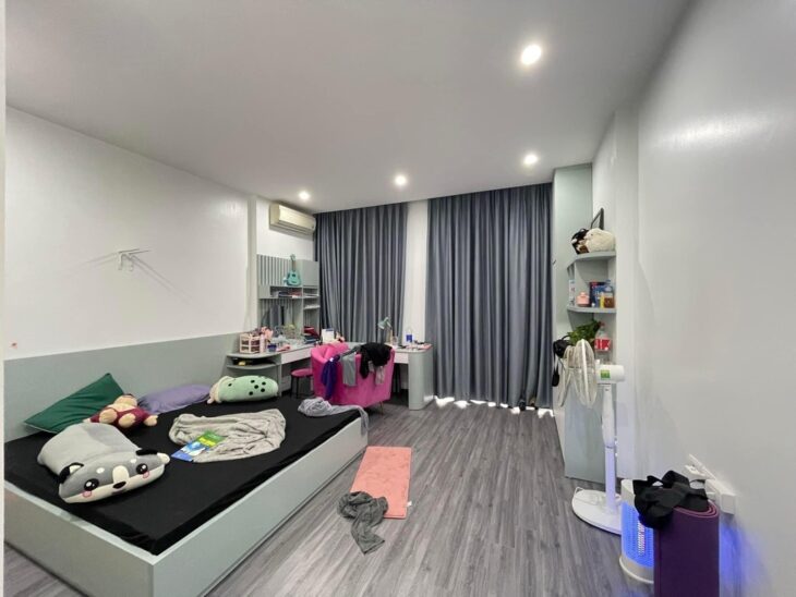 Bán nhà Lâm Du, Bồ Đề, 90m2, 5 tầng, 14.8 tỷ. Mặt phố, lô góc , LH : 0365820395