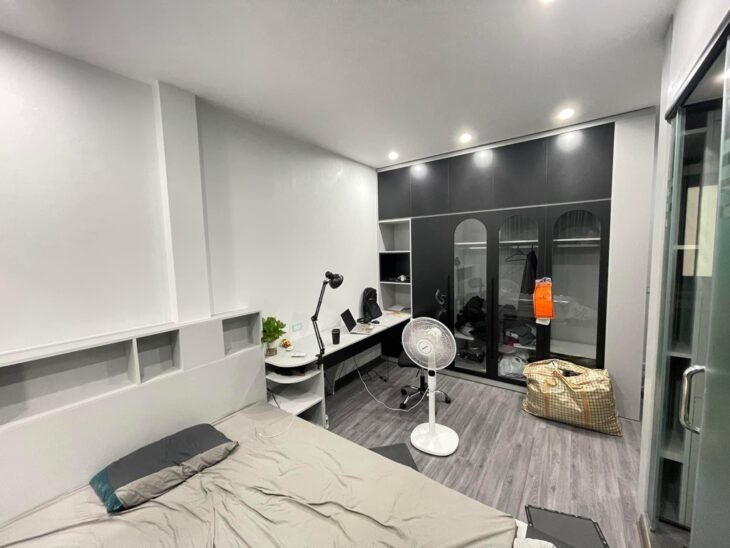 Bán nhà Lâm Du, Bồ Đề, 90m2, 5 tầng, 14.8 tỷ. Mặt phố, lô góc , LH : 0365820395