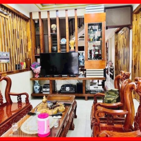 Bán Gấp nhà Ngô Quyền 50m2, 4 TẦNG, giá 8.2 tỷ. Ở NGAY – PHÂN LÔ – Ô TÔ TRÁNH – TIỆN ÍCH