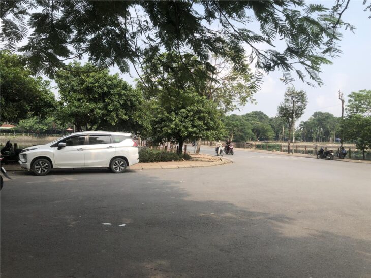 Bán nhà mặt phố 30m Văn Quán Hà Đông, kinh doanh tấp nập ngày đêm, 37m2, mặt tiền 8m, giá 6,8 tỷ