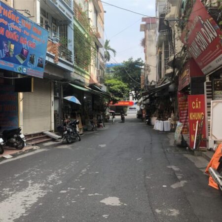 Bán nhà Văn Quán 10m ra ngoài đường 2 ô tô tránh, buôn bán tấp nập, 43m2, 7.8 tỷ