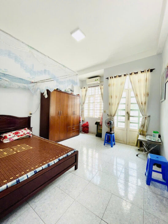 Bán nhà Quận 12, Nhà đẹp 3 tầng 104m2, KV Trung Tâm, Mặt tiền Trương Thị Hoa Q12, Nhỉnh 9 Tỷ, Còn