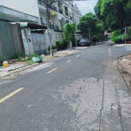 Bán biệt thự cao cấp 1 hầm 3 lầu đường số 5 khu dân cư cao cấp Tên Lửa DT 8x20m, An Lạc A, Bình Tân