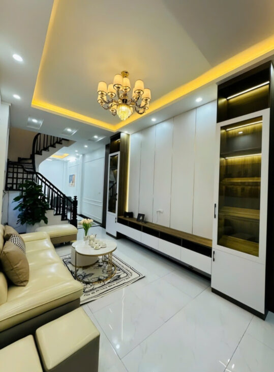Lời Khủng! Nhà Trương Định 42m*4T, nội thất xịn, 2 thoáng, 50m ra Phố