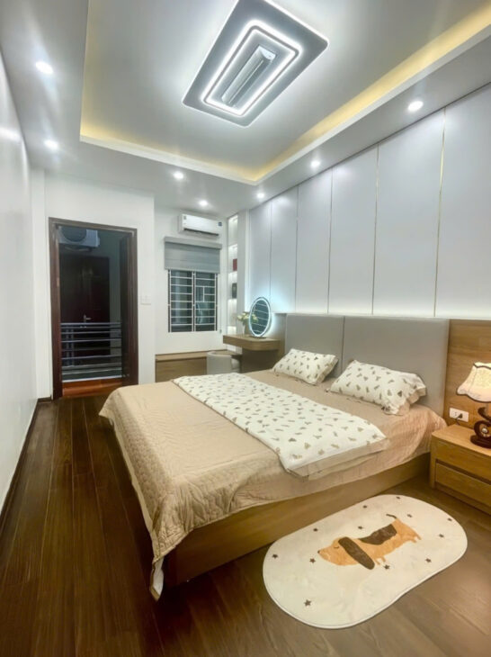 Lời Khủng! Nhà Trương Định 42m*4T, nội thất xịn, 2 thoáng, 50m ra Phố