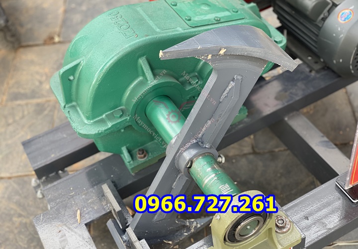 Máy Chẻ Củi Hộp Số Turbo chạy điện TBC250