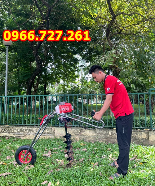 Máy khoan đất trồng cây di chuyển linh hoạt có bánh xe đẩy Turbo TBK68