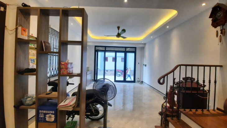 Bán nhà mặt đường đôi Ngọc Thụy, Diện Tích 100, mặt tiền20m, nhà 4 tầng , giá 42 tỷ