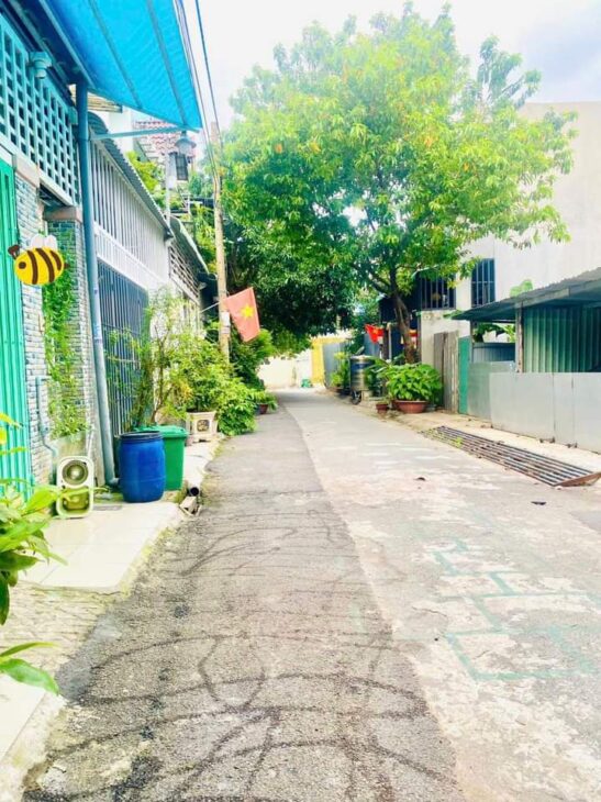 BÁN NHÀ THỚI TAM THÔN HÓC MÔN GIÁ RẼ – NHÀ 2 TẦNG 3PN 3WC – HẺM NHỰA 5M- NGANG BỀ THẾ 5.6M – Ô TÔ