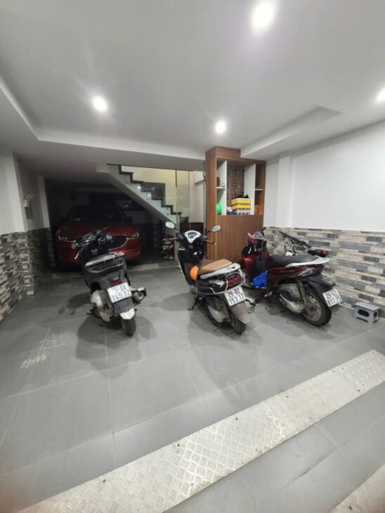 Ngõ phố Pháo Đài Láng, Đống Đa Diện tích: 52m² Giá bán: 18.9 tỷ