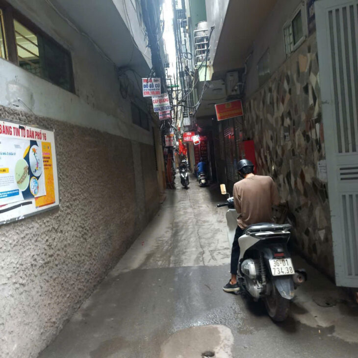 Ngõ phố Pháo Đài Láng, diện tích 65m², 5 tầng 15,9 tỷ