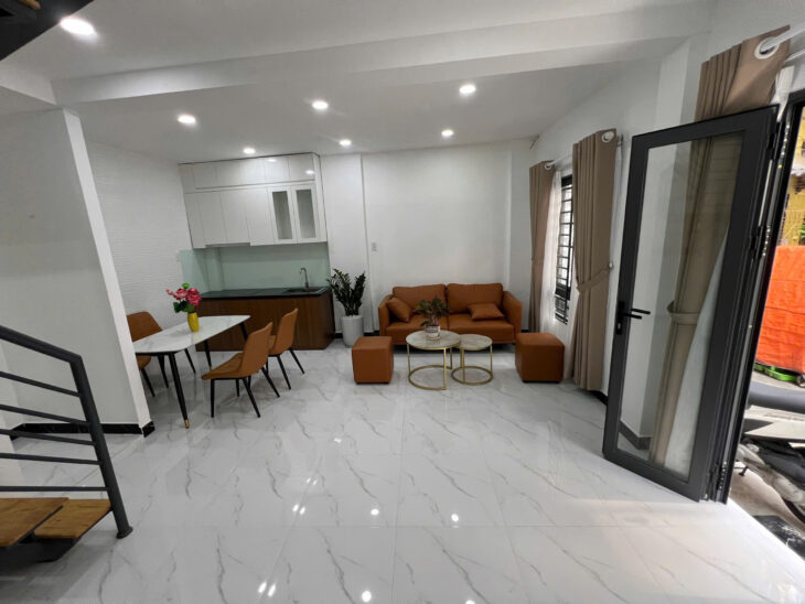 Cần bán nhà riêng LÔ GÓC giá 5,1 tỷ VND tại Quận 10, Hồ Chí Minh 10m ra mặt phố Nguyễn chí Thanh