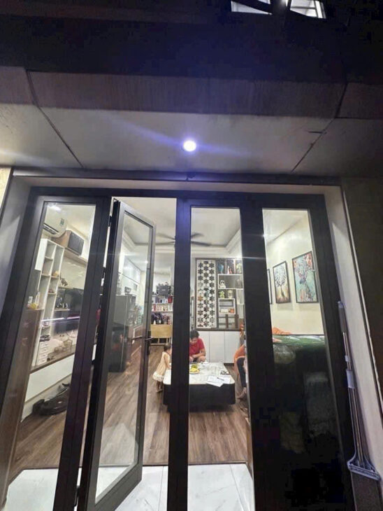 CHÍNH CHỦ NHỜ BÁN NHÀ ĐẸP NGỌC THUỴ_ DIỆN TÍCH RỘNG_5 TẦNG GIÁ 5TỶ98 LH xem nhà: 0967003186 +