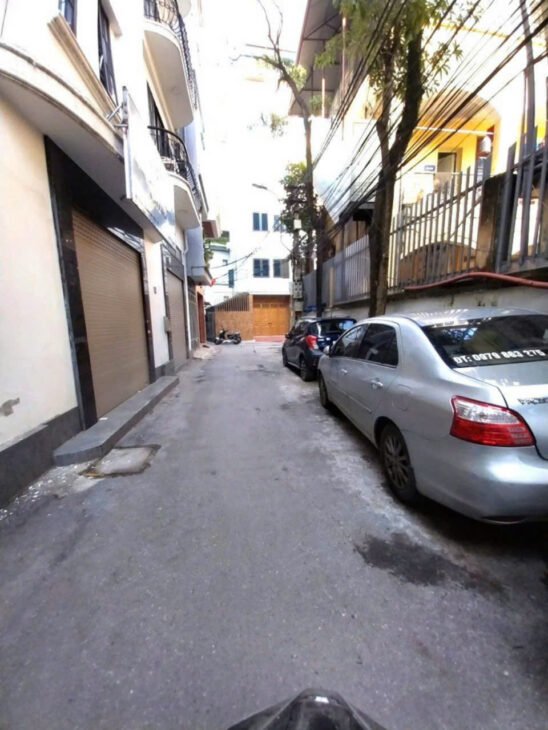 BÁN NHÀ ĐẸP ĐƯỜNG LÁNG 42,4m -12,95 – HAI THOÁNG – Ô TÔ – FULL NỘI THẤT