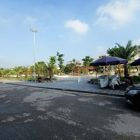 BÁN NHÀ NGỌC THỤY – GẦN CHỢ NGỌC THỤY – GẦN CÔNG VIÊN .Diện tích 40m2. Giá 6.4 Tỷ