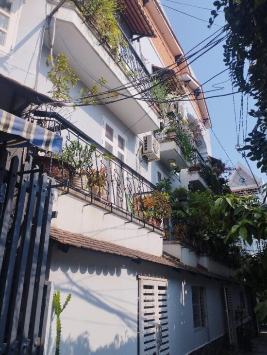 BÁN NHÀ QUẬN 8 – MTKD + 6 PHÒNG CHO THUÊ – 3 TẦNG – 75M2 – HXH 6M – DOANH THU 23TR/THÁNG – NHỈNH