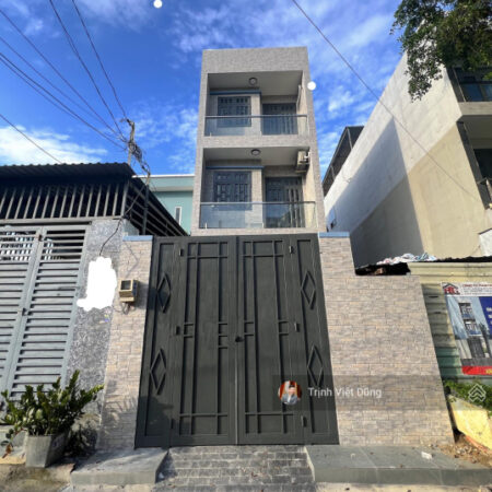 Nhà Phạm Văn Đồng Hẻm Xe Hơi, Giá 5,1 , 52m2, 3PN, 3WC, mặt tiền 4m